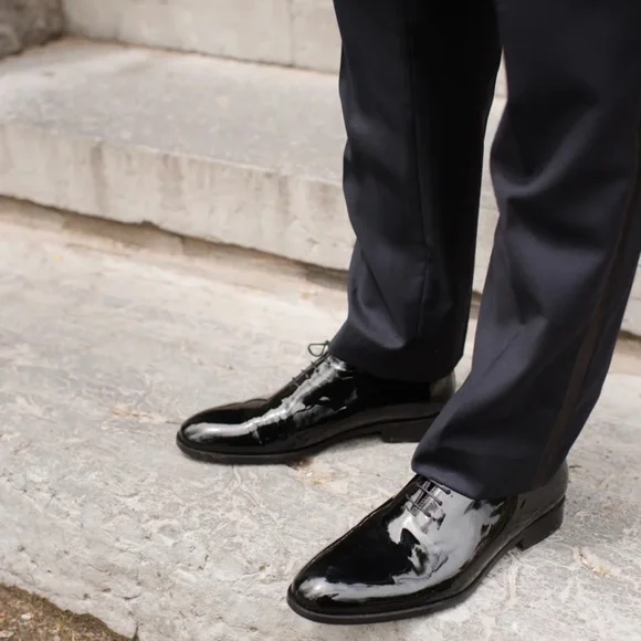 Black patent leather wholecut oxfords size 9 1/2